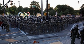 Vệ binh Quốc gia Mỹ tuần tra khắp đường phố giữa biểu tình