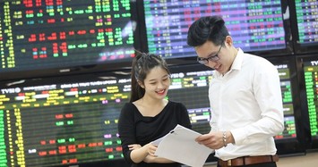 Cổ phiếu ngành ngân hàng kéo VN-Index lập đỉnh mới  