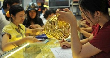 Giá vàng hôm nay: Vàng thế giới lao dốc do USD tăng 