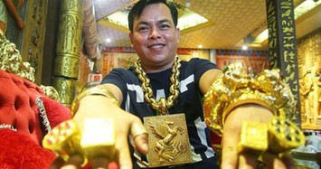 Trả hồ sơ điều tra bổ sung vụ Phúc X O đại gia đeo vàng giả nhiều nhất Việt Nam