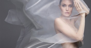 Ngắm ảnh khỏa thân của Angelina Jolie 