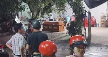 Nhóm người lạ mang quan tài đặt trước nhà dân ở Tây Ninh