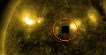 UFO di chuyển gần Mặt Trời bất ngờ lọt vào livestream của NASA? 