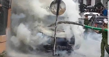 Hi hữu: Dùng xe hút bể phốt chữa cháy ô tô ở Sa Pa