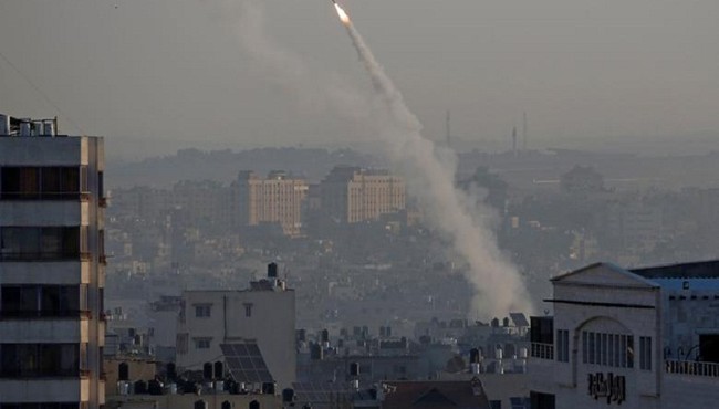 Xem trận đấu tên lửa dữ dội xé toạc bầu trời Dải Gaza