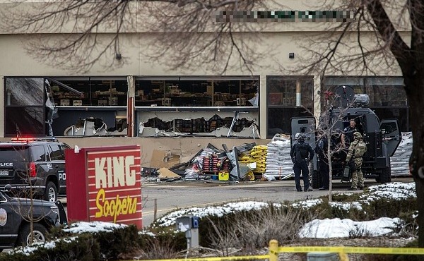 Toàn cảnh vụ xả súng kinh hoàng trong siêu thị ở Mỹ khiến nhiều người chết