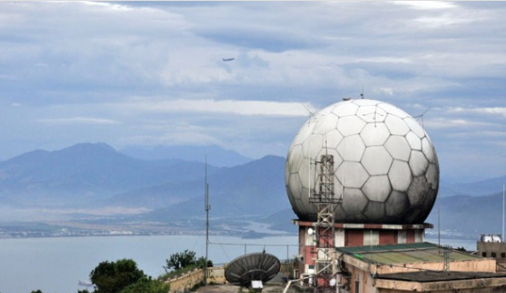 'Soi' đồ bảo hộ ấn tượng của dàn radar biển đảo Việt Nam 
