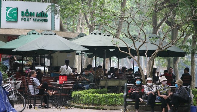 Nhà hàng, quán cà phê ở Thủ đô thế nào trong ngày đầu nghỉ lễ?  