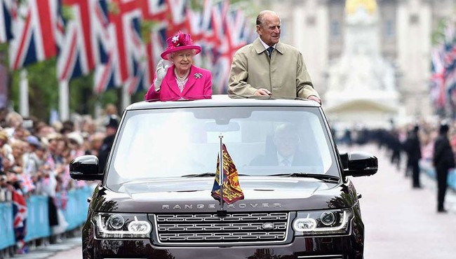Chi tiết Range Rover đặc biệt dành riêng cho Nữ hoàng Elizabeth II