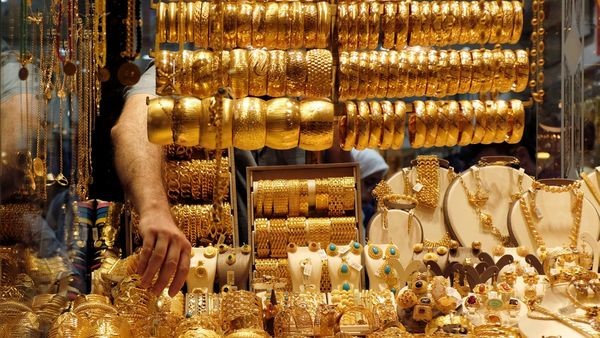 Giá vàng hôm nay: Thế giới và trong nước đồng loạt tăng phiên cuối tuần