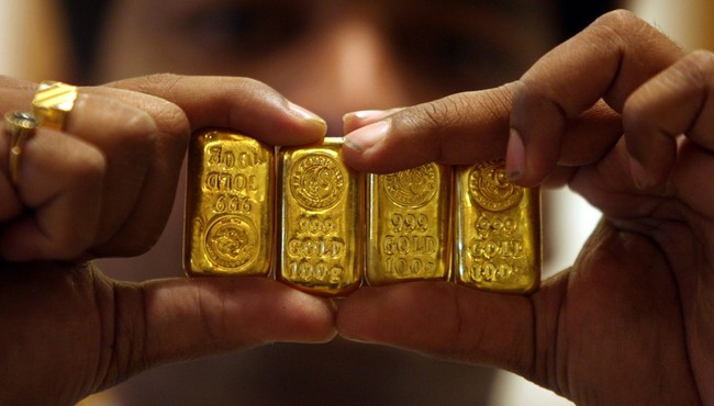 Giá vàng hôm nay: Vàng trong nước lao dốc theo vàng thế giới