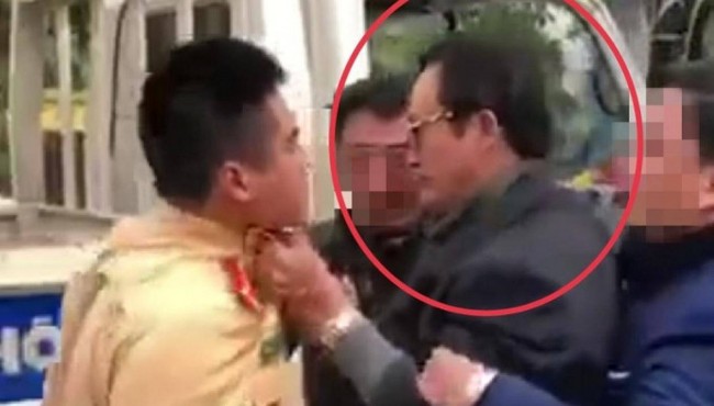 Chi cục trưởng Dân số say xỉn tát CSGT Tuyên Quang bị phạt 38 triệu đồng