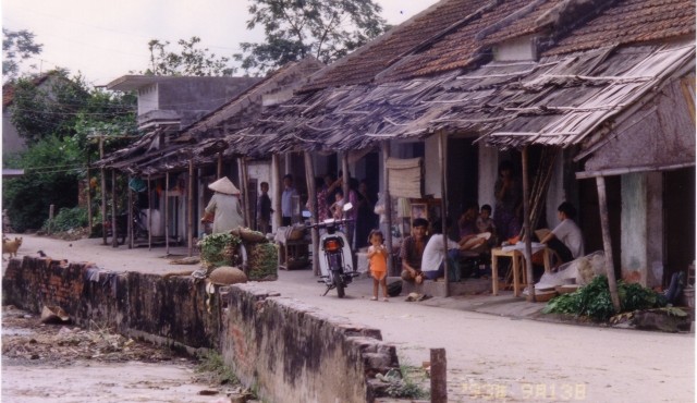 Cuộc sống ở nông thôn Việt Nam năm 1993 cực mộc mạc