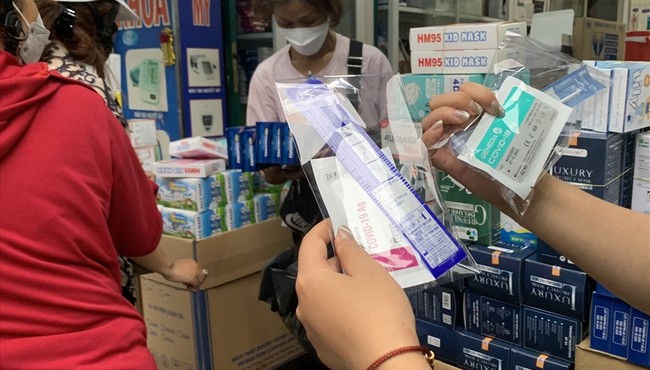 Bộ Y tế cảnh báo về việc người dân tự mua sinh phẩm xét nghiệm, thuốc điều trị cúm mùa