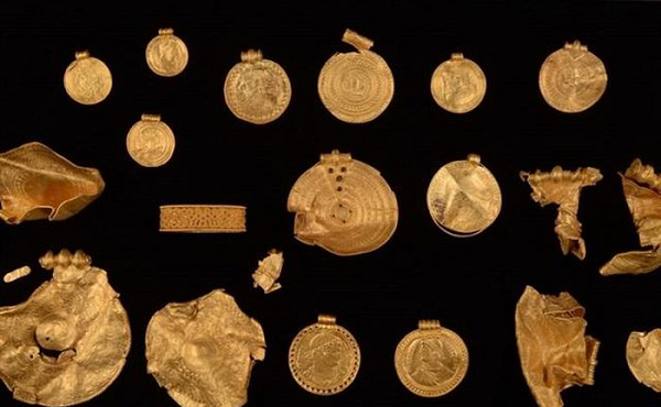 Cận cảnh kho báu bằng vàng 1.500 tuổi