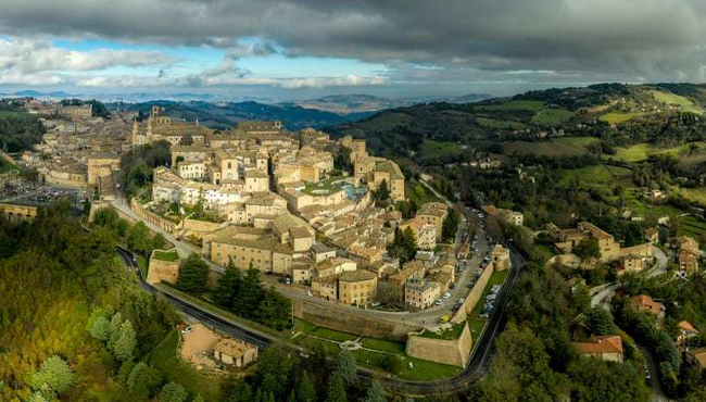 Video: Ghé thăm thành phố lưu giữ vẻ đẹp hiếm hoi từ thời Phục hưng tại Italia