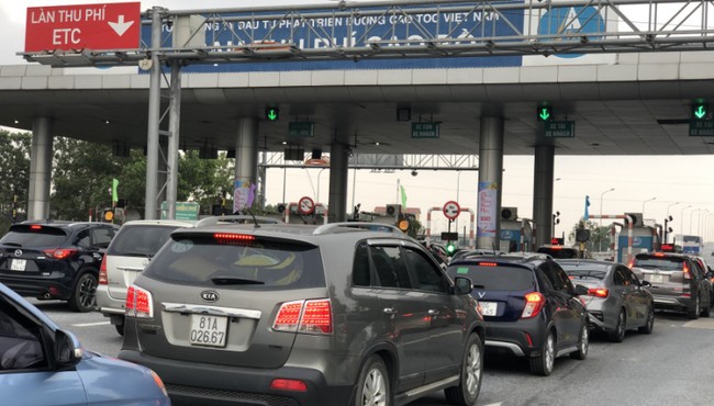 Video: Hà Nội sẽ xả trạm thu phí khi ùn tắc dịp nghỉ lễ 30/4-1/5