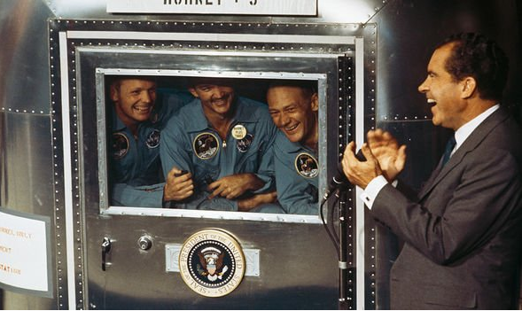 Tàu vũ trụ Apollo 11 của NASA đã đưa người lên Mặt Trăng?