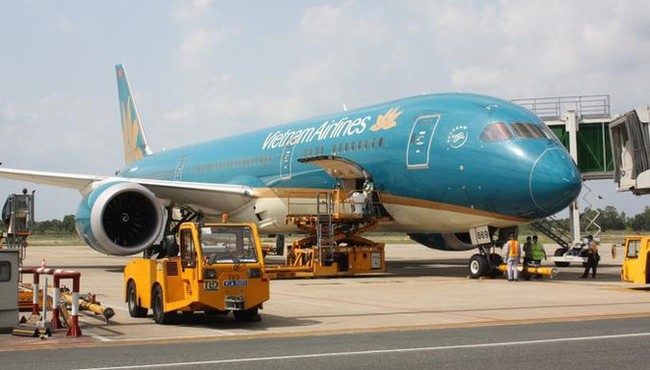 Vietnam Airlines lỗ ròng hơn 10.800 tỷ cả năm, dòng tiền kinh doanh âm gần 6.400 tỷ