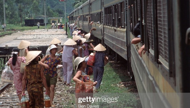 Việt Nam năm 1998 cực sống động qua loạt ảnh phó nháy Ben chụp