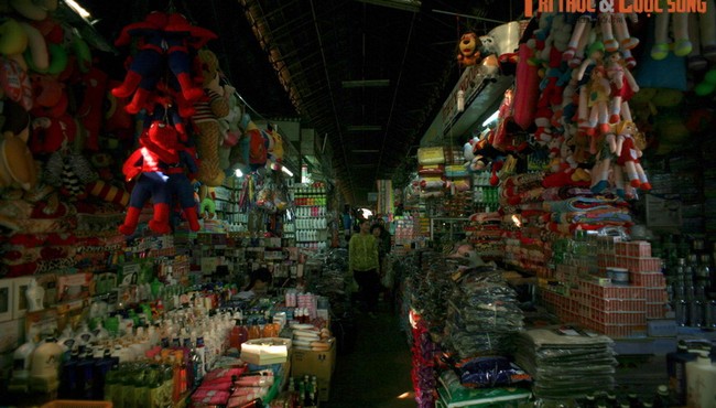 Chợ Châu Đốc và những đặc sản 'nặng mùi' hút du khách