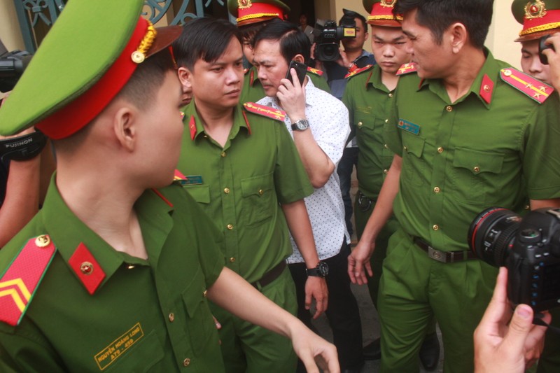 Vi sao Nguyen Huu Linh bi tuyen 18 thang tu giam nhung khong bi bat ngay?-Hinh-2