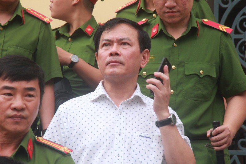 Vi sao Nguyen Huu Linh bi tuyen 18 thang tu giam nhung khong bi bat ngay?