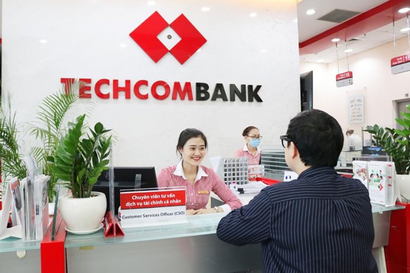 Nguoi nha lanh dao Techcombank chi hon 15 ty dong gom 300.000 co phieu TCB