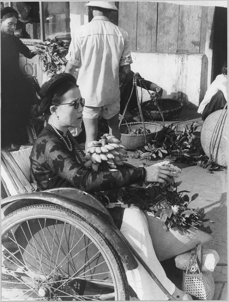 Cho Dong Xuan thap nien 1950 cuc soi dong-Hinh-3