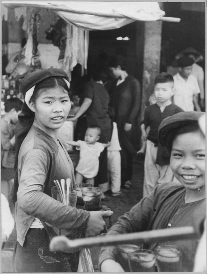 Cho Dong Xuan thap nien 1950 cuc soi dong-Hinh-5