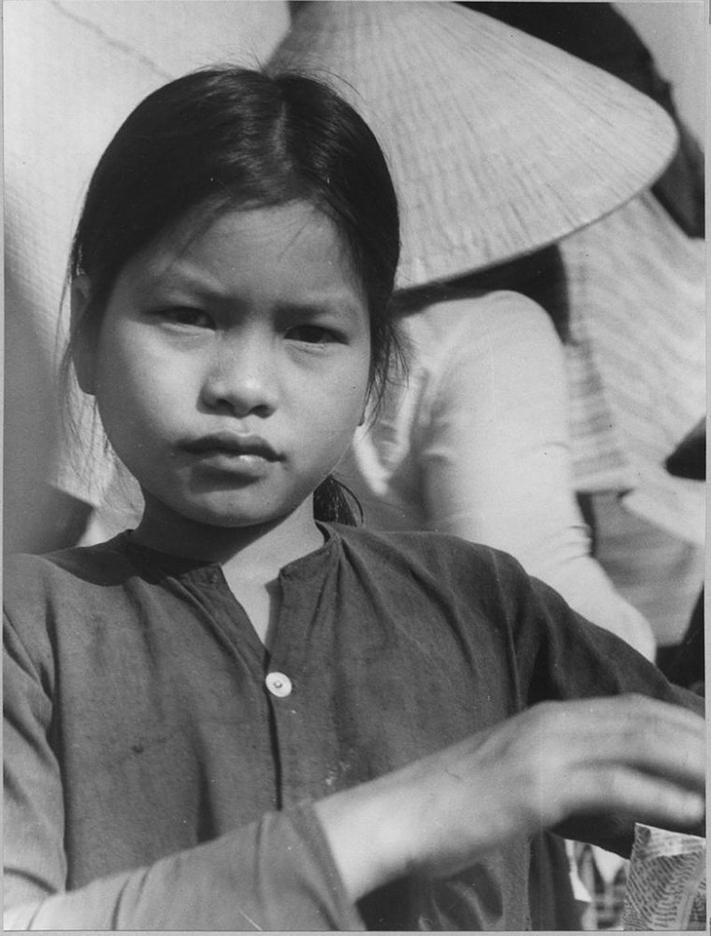 Cho Dong Xuan thap nien 1950 cuc soi dong-Hinh-7