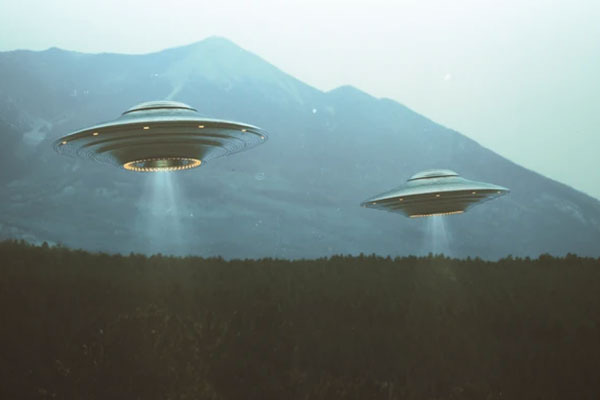 “Cong nghe cua UFO vuot xa con nguoi 1.000 nam“-Hinh-9