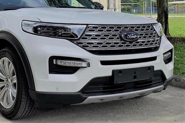 Can canh SUV  Ford Explorer 2022 tai Viet Nam-Hinh-2