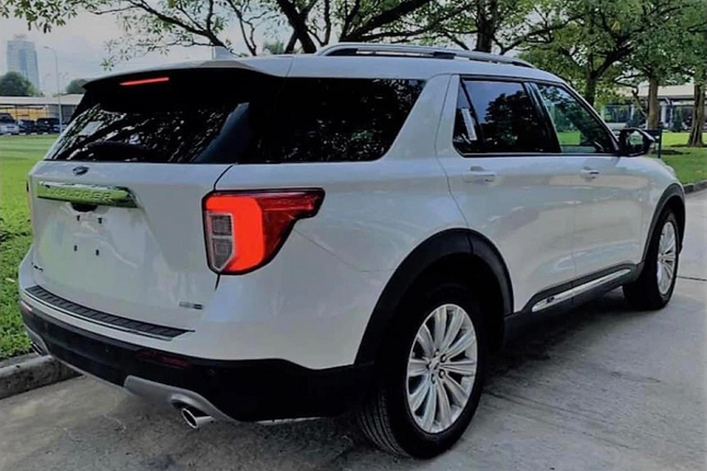Can canh SUV  Ford Explorer 2022 tai Viet Nam-Hinh-7