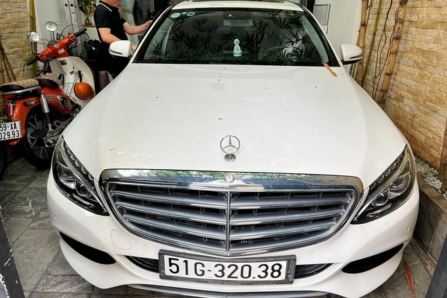 Danh hai Truong Giang chia tay Mercedes-Benz C250 Exclusive tien ty