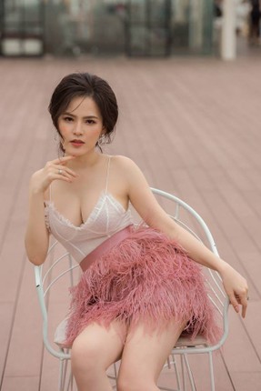 Nhan sac hot girl Mi Go Phi Huyen Trang truoc nghi an clip nong-Hinh-3
