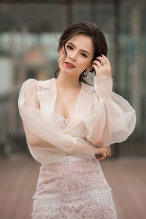 Nhan sac hot girl Mi Go Phi Huyen Trang truoc nghi an clip nong-Hinh-7