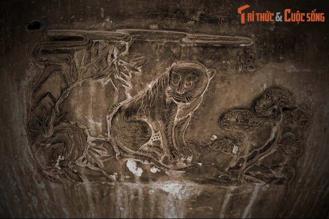 Cac loai vat trong Sach Do xuat hien tren Cuu Dinh nha Nguyen-Hinh-2